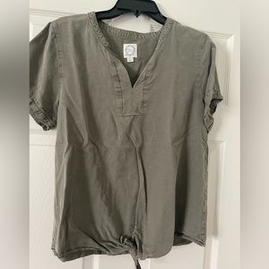 Green short sleeve. Size L